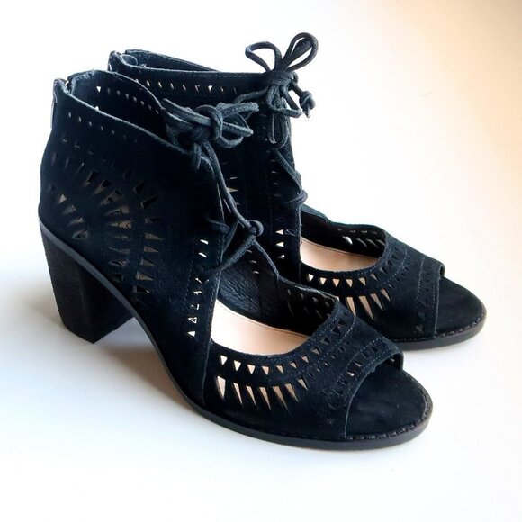 Vince Camuto Tarita Black Suede Laser Cut Lace Up Block Heel Bootie Shoes 6.5 - Picture 16 of 16